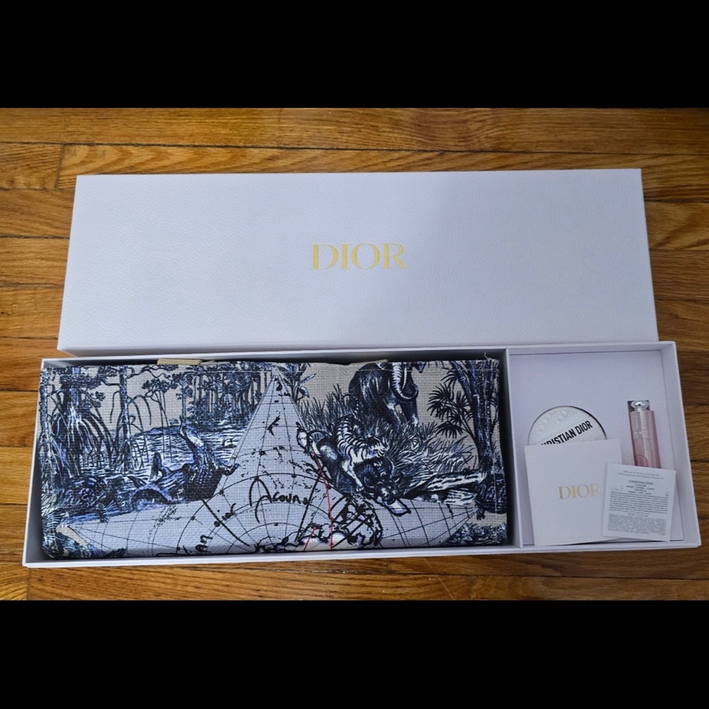 Dior Platinum VIP Gift Set - Picture 4 of 7